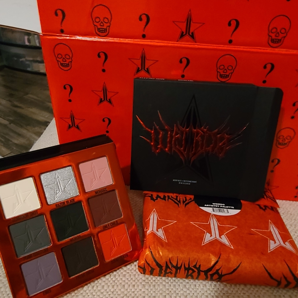 Jeffree star weirdo pallette +surprise gifts